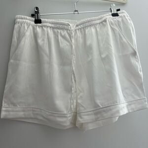 Le Rose Stories Bridal - Lucia Satin Shorts - Medium